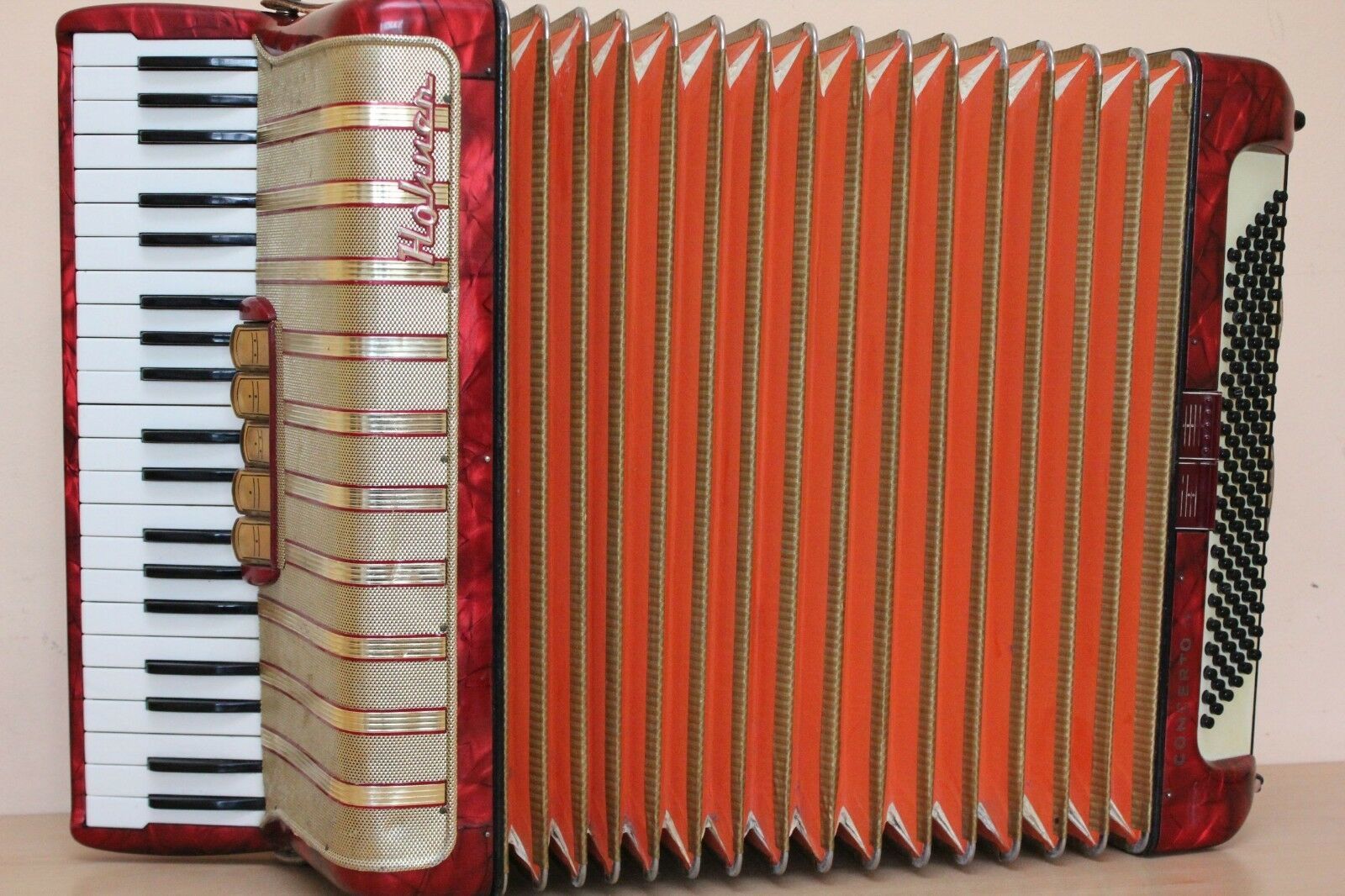 Accordion Hohner Concerto IV 120 Bass LMM Red Akkordeon Fisarmonica