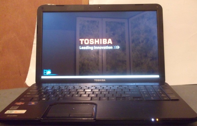 Toshiba Satellite C855D-S5100 15.6-Inch AMD E-300 Laptop Specifications And Datasheet - Foto 12