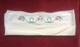 Vintage 30s Embroidered Floral Pillowcase with crocheted edge image 2