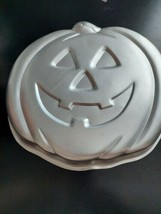 Vintage 1981 Wilton Halloween Pumpkin Jack-o-Lantern Cake Pan - Silver T... - $9.49