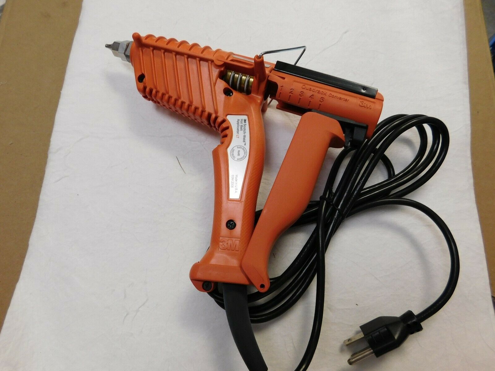 3m-hot-melt-glue-gun-00021200894473-hot-glue-sticks