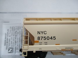 Micro-Trains #09200522 CSX 2-Bay Covered Hopper. #NYC 875045. N-Scale image 2