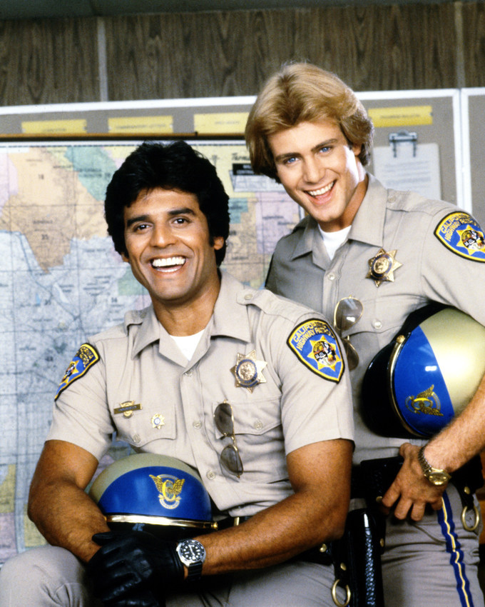 Erik Estrada Tom Reilly Chips TV series 11x14 Photo - Photographs