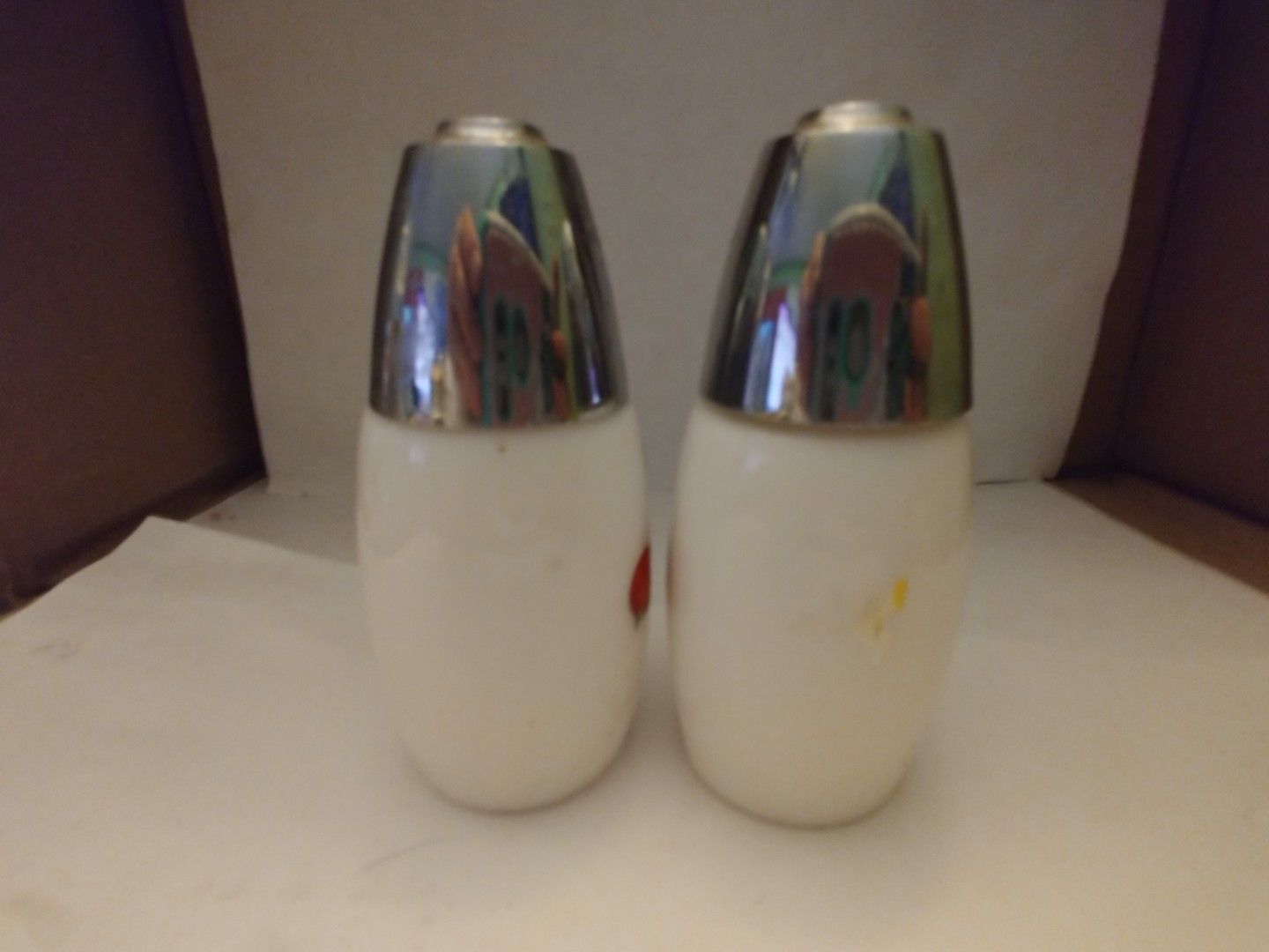 Vintage Corning Ware "SPICE OF LIFE" Salt and Pepper Shakers Milk Glass