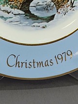 Wedgwood Avon Dashing Through The Snow 1979 Christmas Plate - $8.99