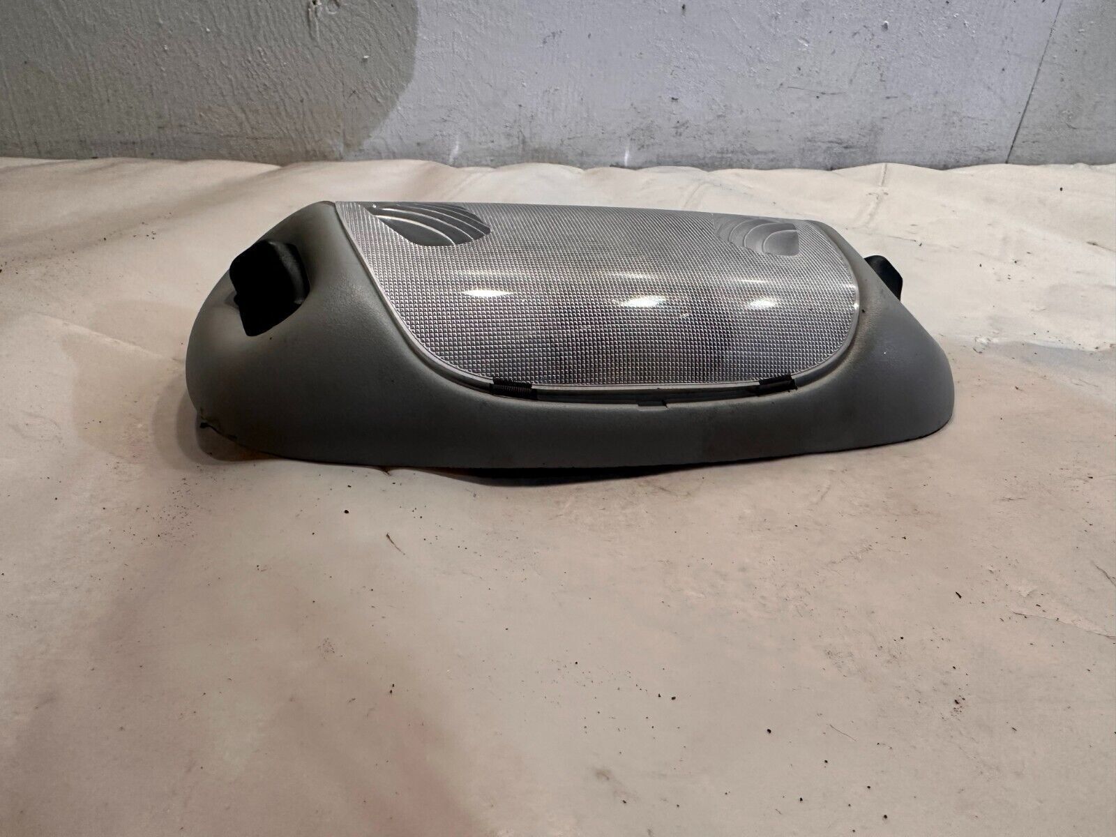 Ford Super Duty overhead roof DOME LIGHT grey OEM 9707 F150 F250 F350