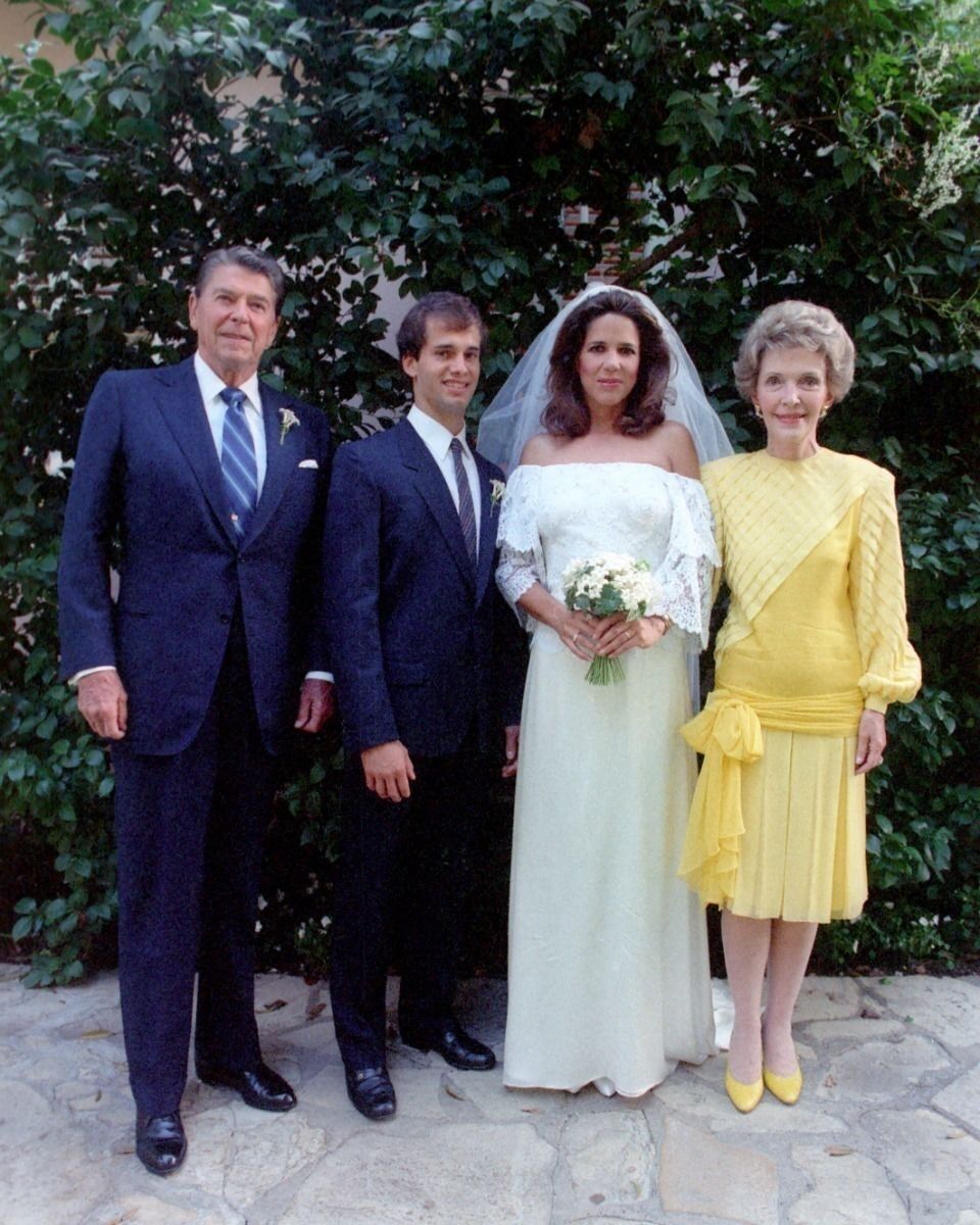 President Ronald Reagan and Nancy at daughter Patti Davis wedding New ...