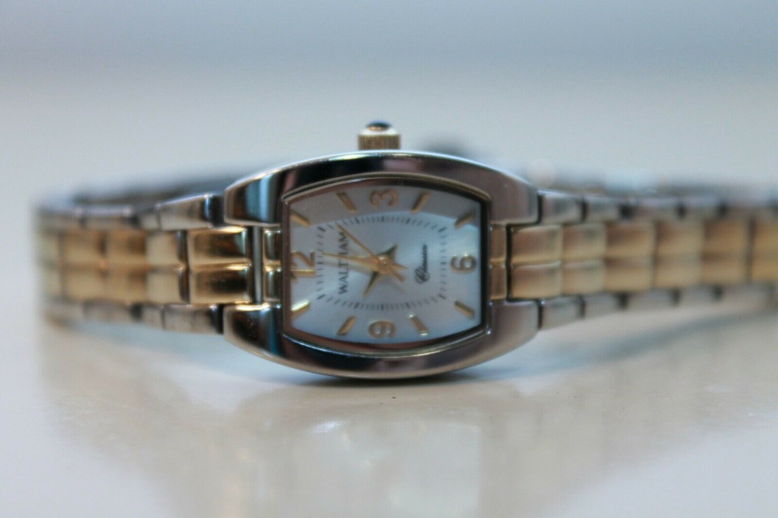 Pulsar Women's NPSA01 Analogue Type Watch NEW BATTERY 8" Band Silver