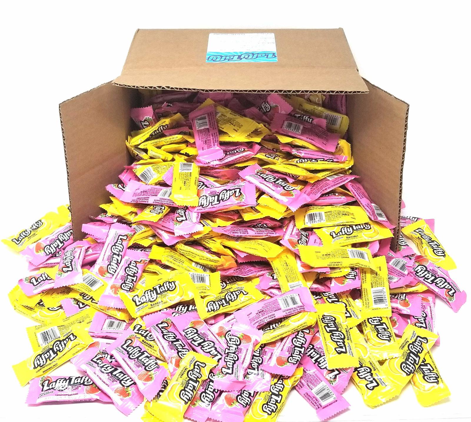 CrazyOutlet Pack - Laffy Taffy Candy Fun Size, Strawberry Banana Flavor ...