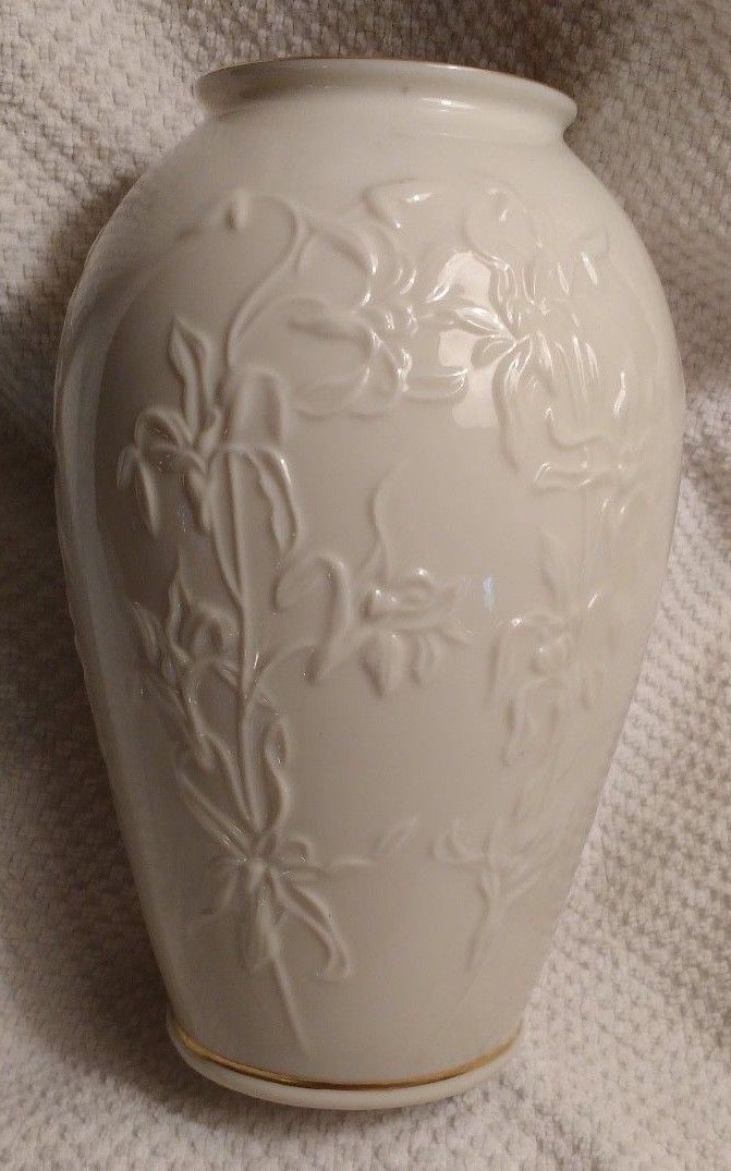 LENOX Masterpiece Collection Gold Trimmed Vase Raised Iris Design Vases