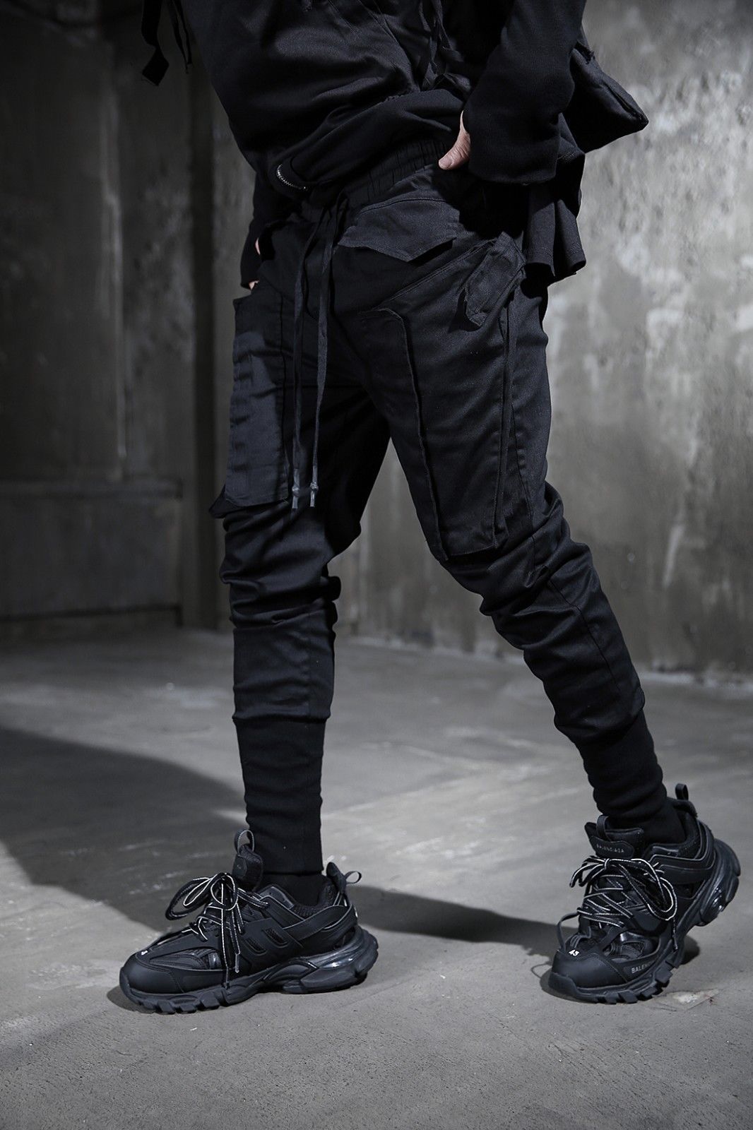 techwear strap cargos