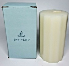 PartyLite 3" x 5" Iced Snowberries Round Pillar Candle New Box P2F/C05123 - $18.99