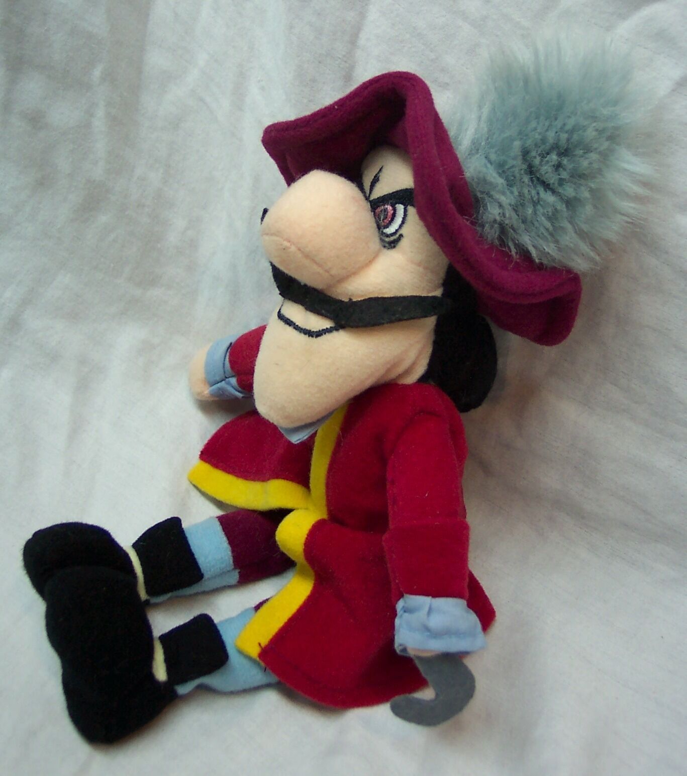 Walt Disney Peter Pan CAPTAIN HOOK PIRATE 10