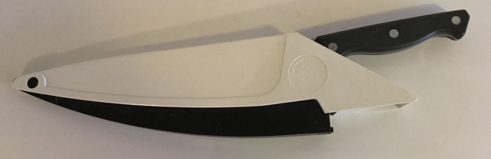 Pampered Chef 1047 8 Inch Chef's Knife with Self Sharpening Case