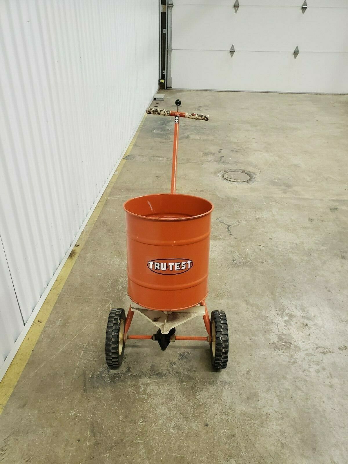 Vintage Cyclone Seeder Tru Test Seed Fertlizer Spreader Orange Barrel 