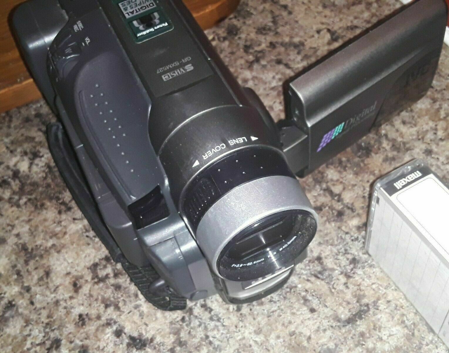 SUPER VHS JVC DIGITAL CAMCORDER 400X DIGITAL ZOOM GRSXM527U W/Battery
