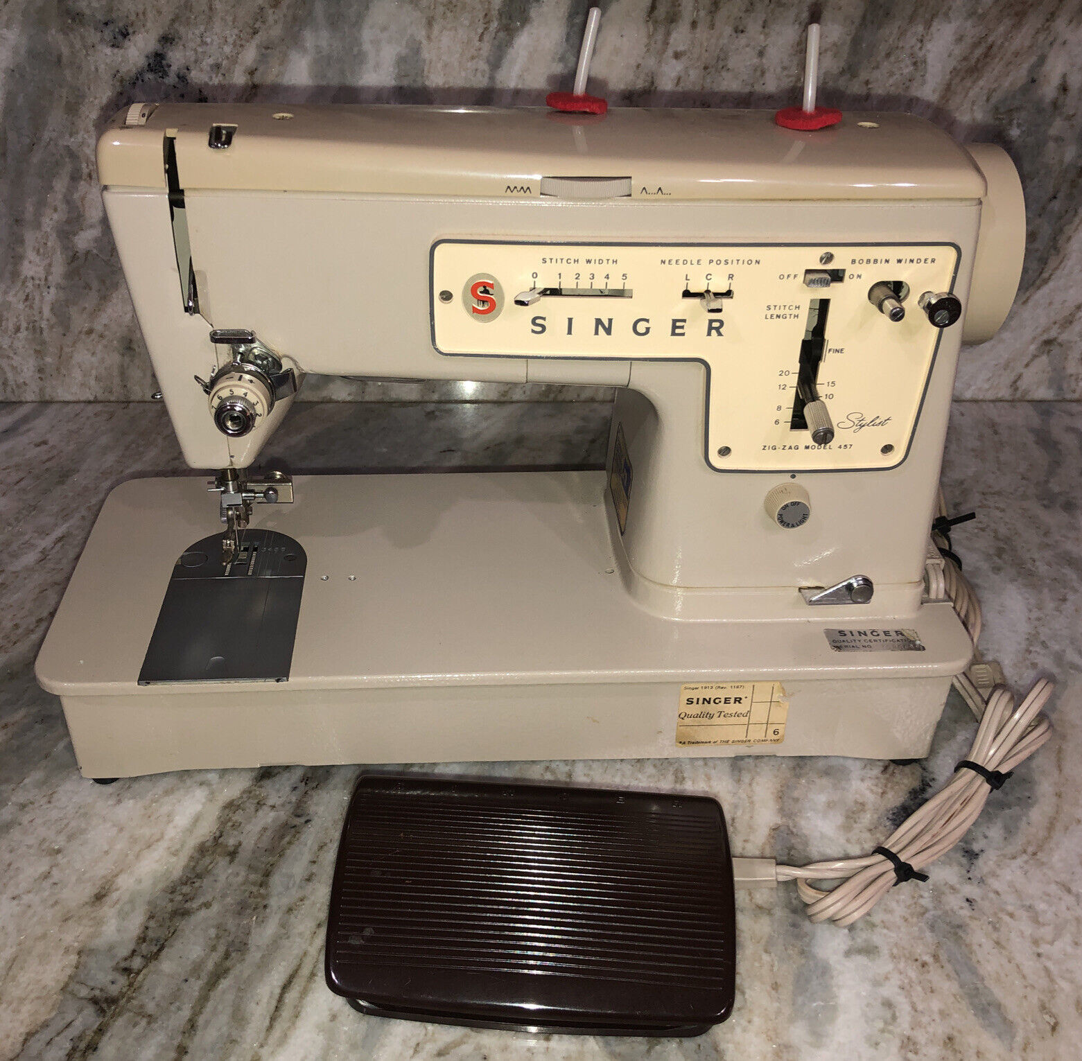 Vintage Singer Sewing Machine Zig Zag Model 457 StylistEXCELLENT