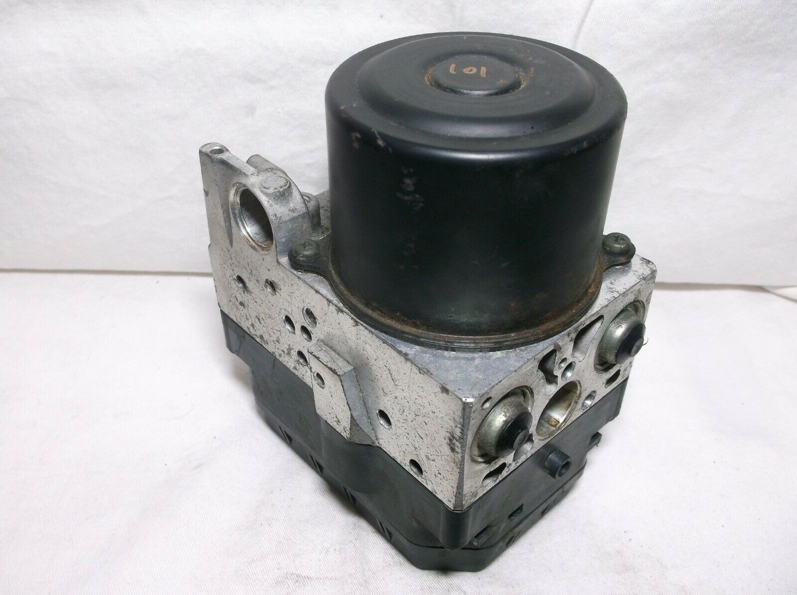 0405 TOYOTA RAV4/ 4x4/ A.B.S/ ANTILOCK BRAKE PUMP/ MODULE/ ACTUATOR