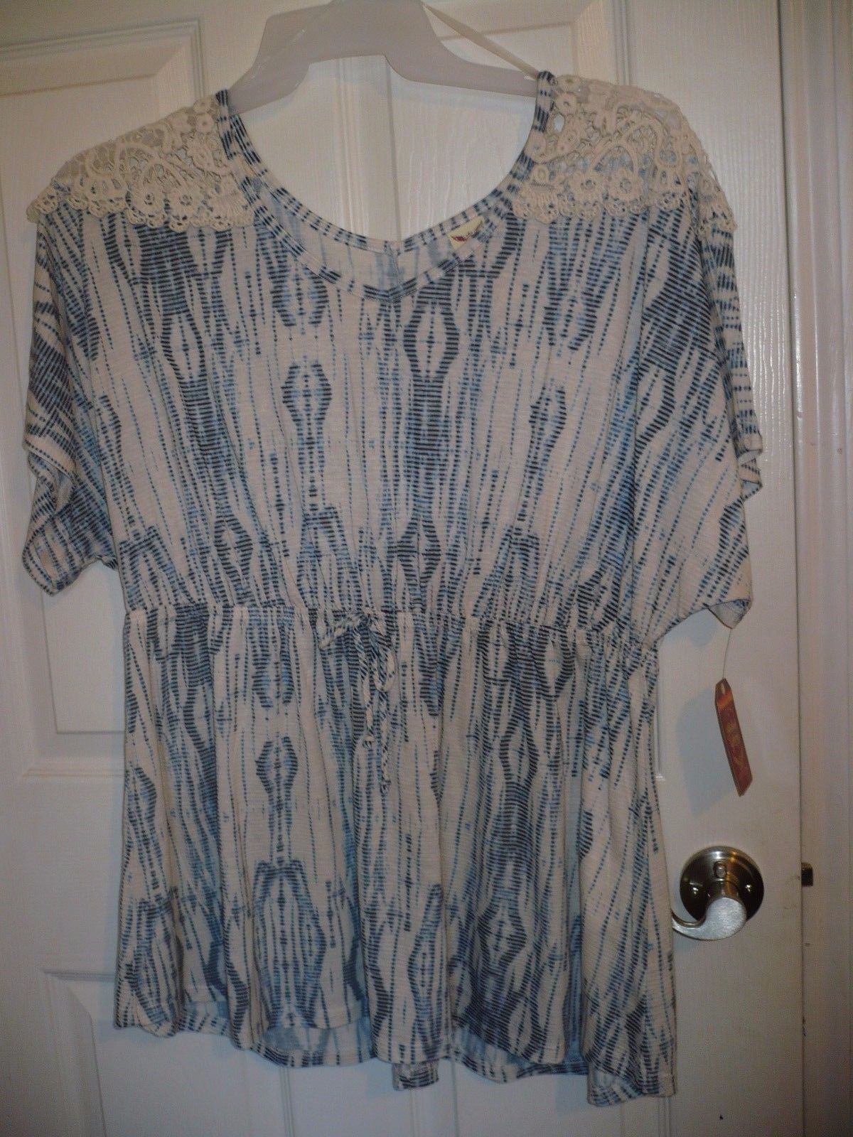 red top size 16