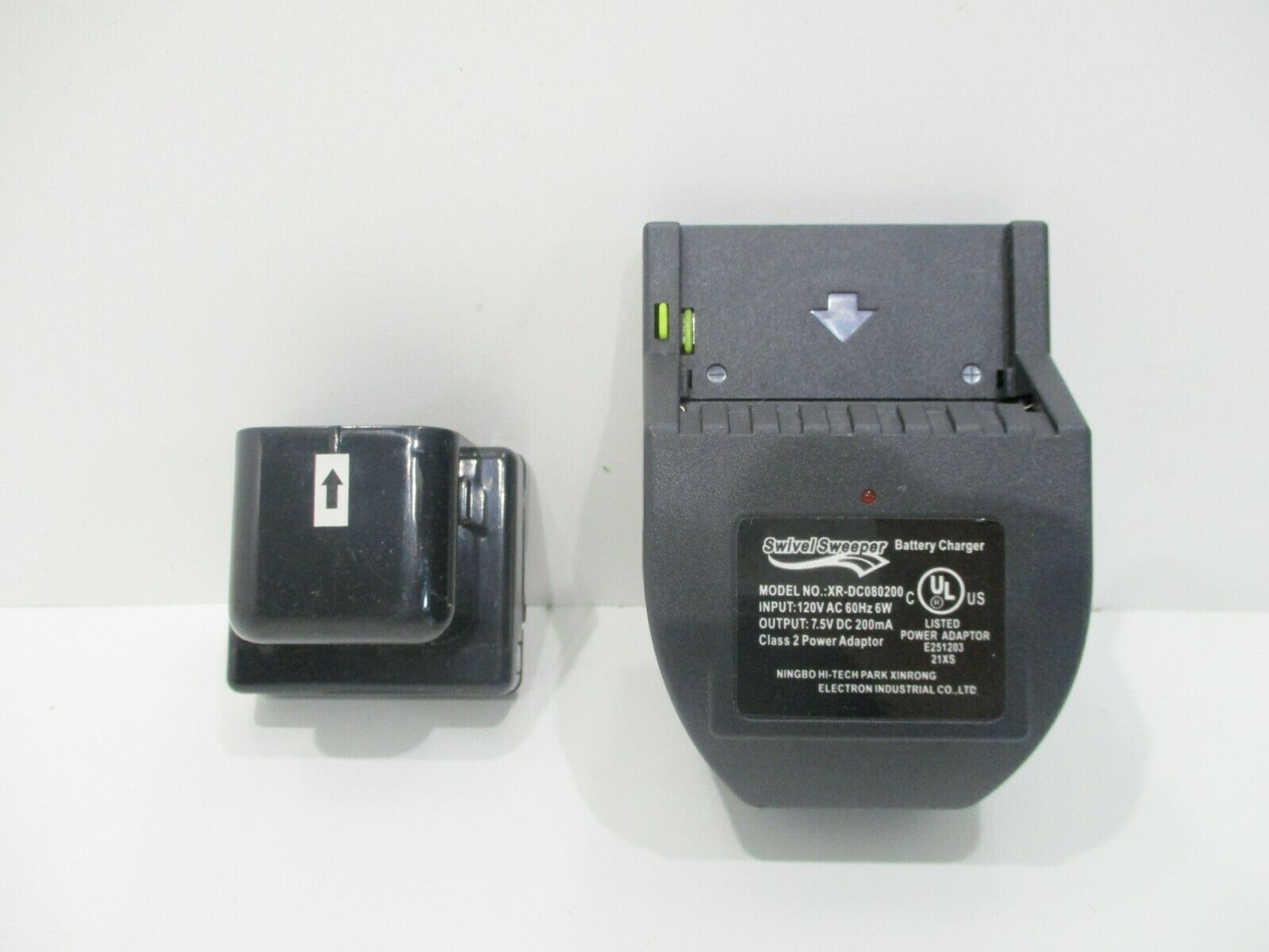 Swivel Sweeper Battery Charger Model XR DC080200 7.5VDC Carpet