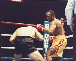 Tommy Hearns 8X10 Photo Boxing Picture Thomas Ring Action - $3.95