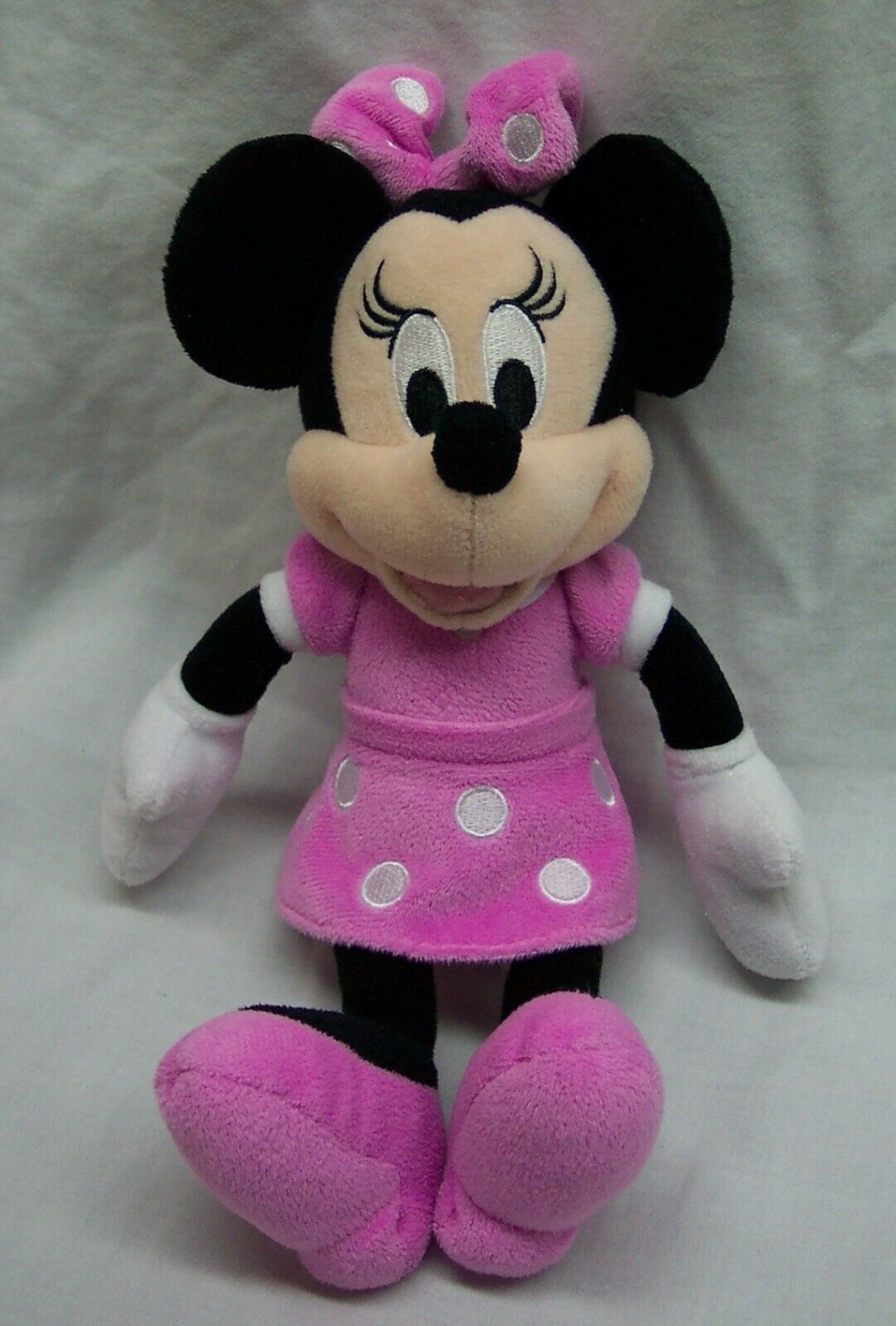 Walt Disney SOFT MINNIE MOUSE IN CLASSIC PINK DRESS 9