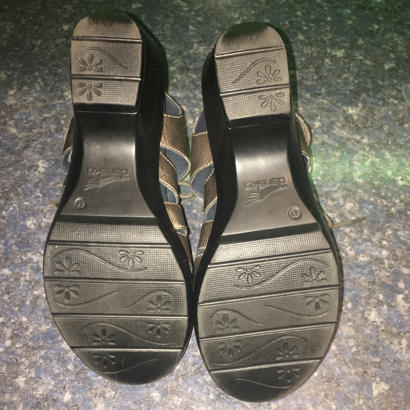 skechers low wedge sandals