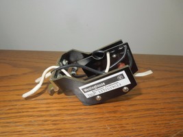 Westinghouse Shunt Trip 1372D39G13 32-120V AC/DC for NC/HNC Frame Breakers Used - $150.00