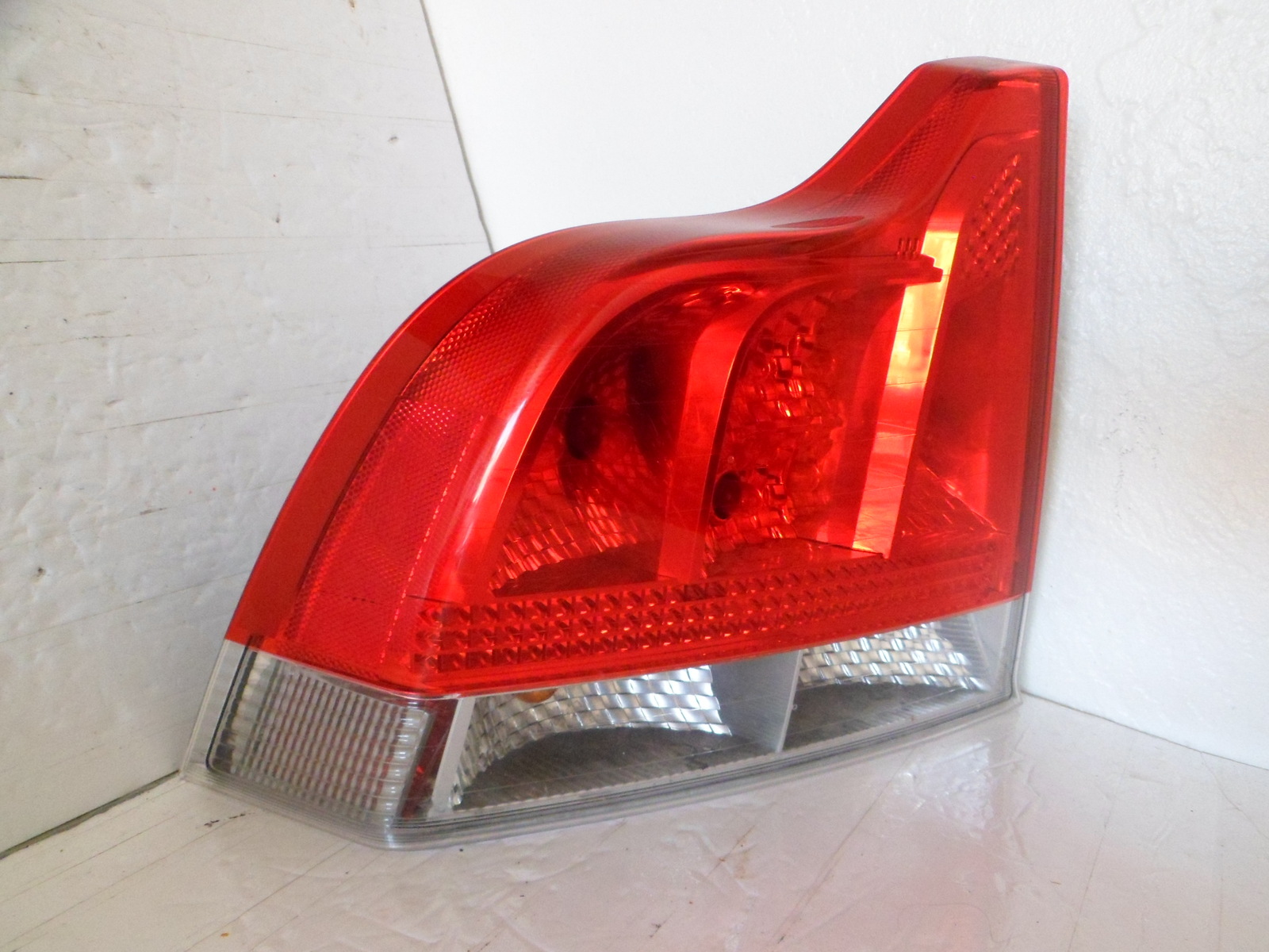 2005 2006 2007 2008 2009 Volvo S60 driver side tail light Tail Light