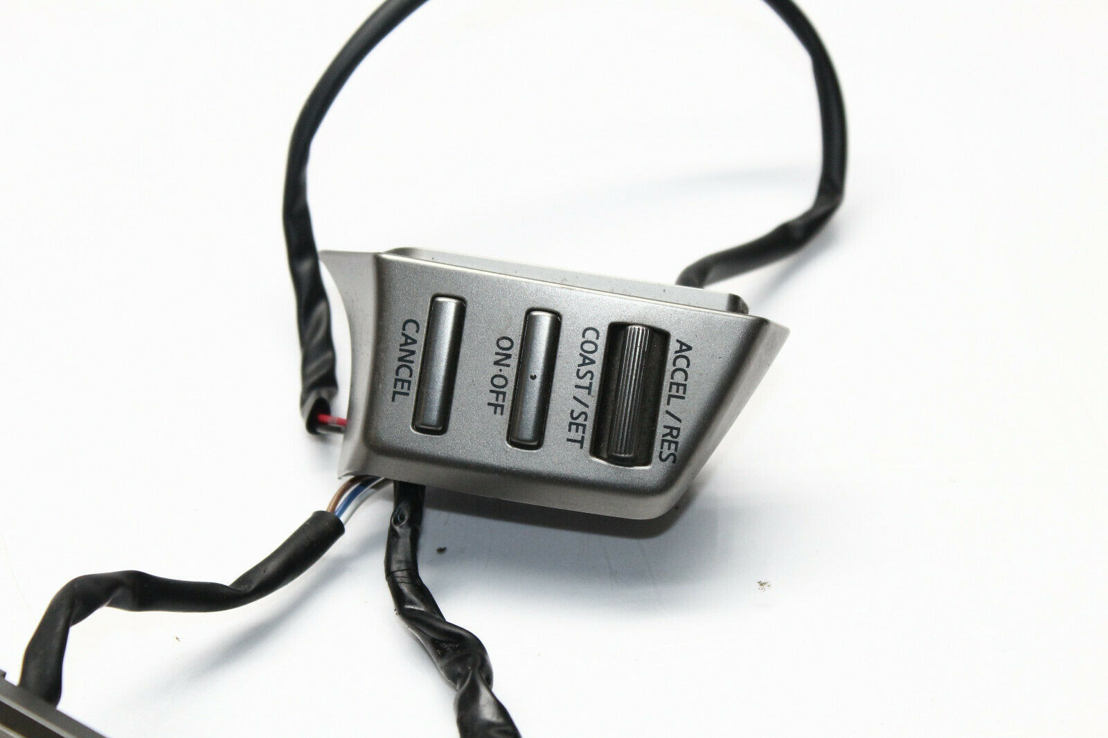 20032004 INFINITI G35 STEERING WHEEL AUDIO AND CRUISE CONTROL P6509