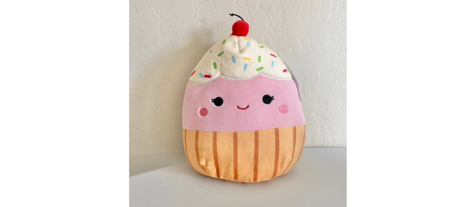 clara the cupcake squishmallow