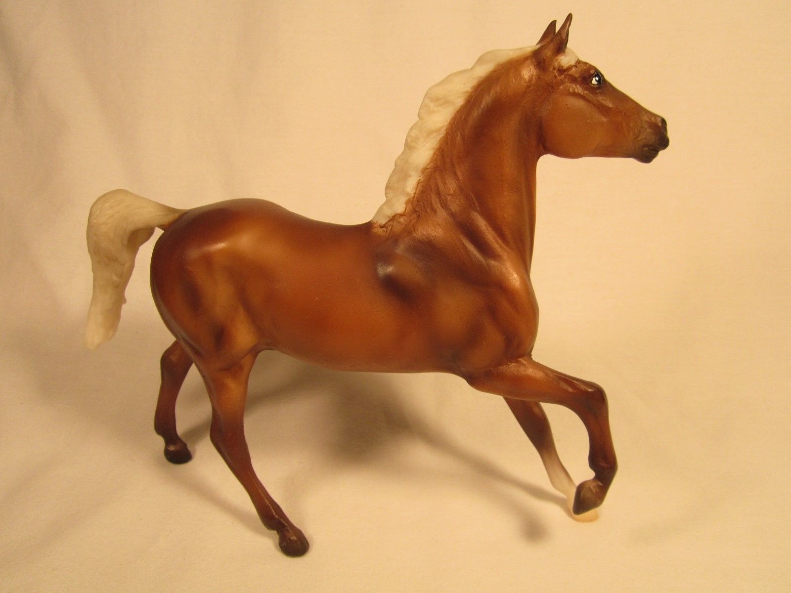 Breyer Classic 6136 Wild Blue 1:12