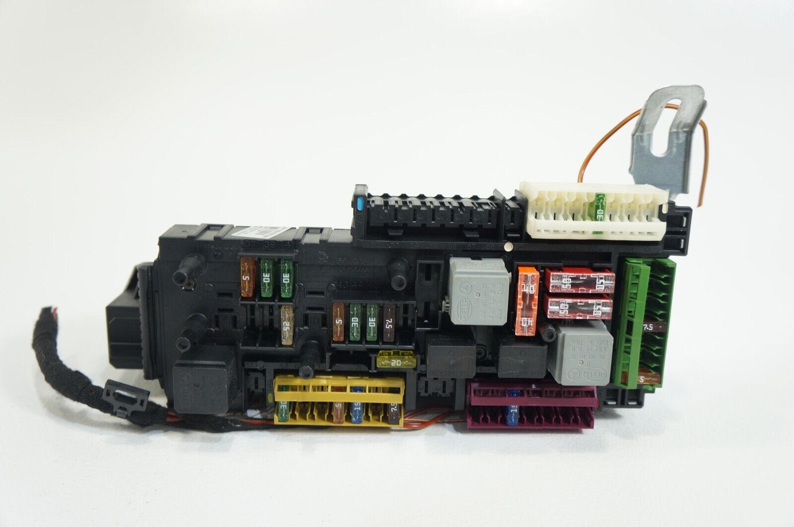 122014 mercedes w204 c300 4matic REAR sam fuse box relay module