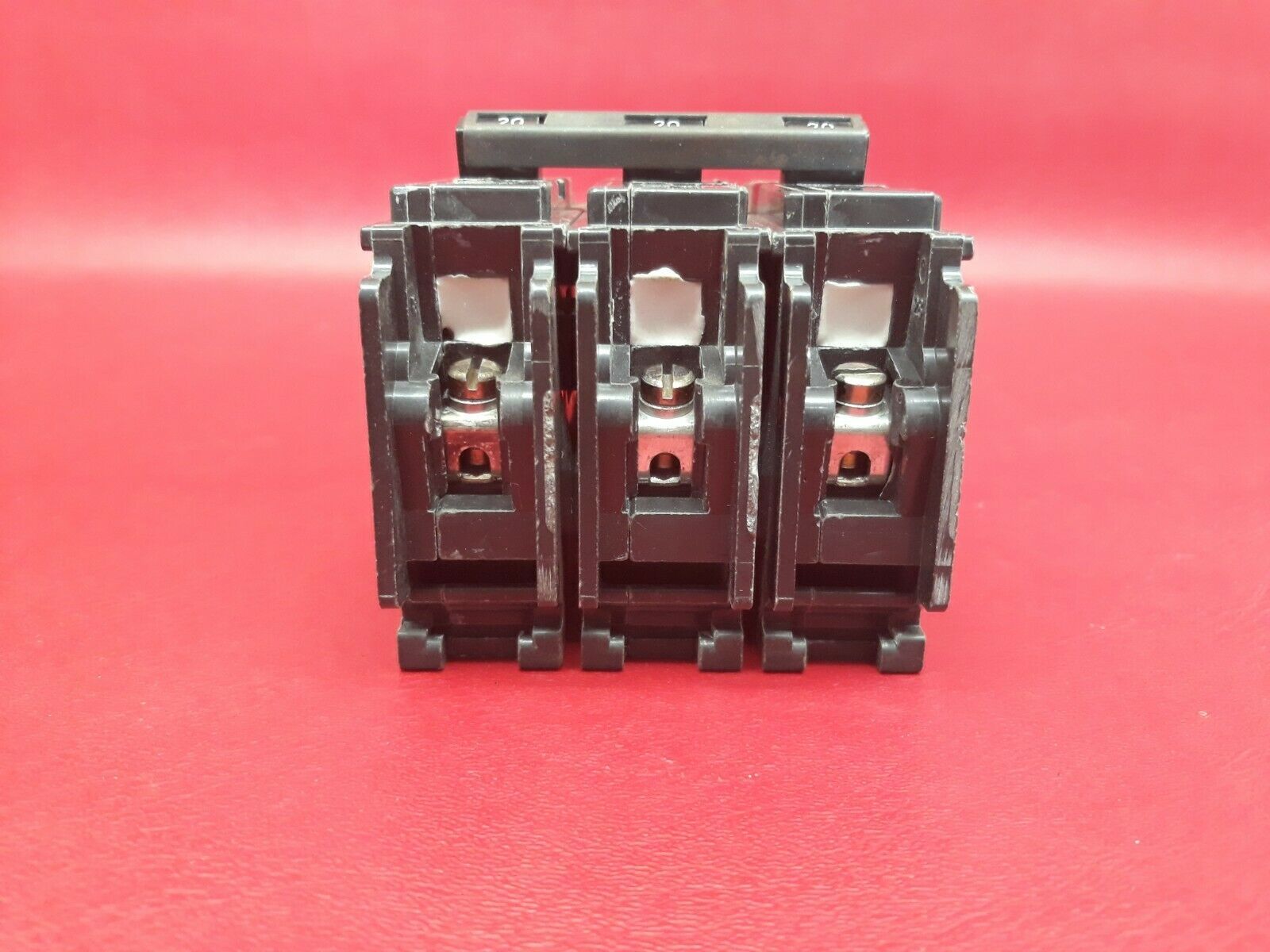 ITE/SIEMENS BQ3B020 3 POLE 20 AMP TYPE BQ BOLT ON CIRCUIT BREAKER