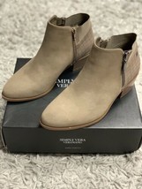 New Simply Vera Vera Wang ankle booties Size 8.5 Wide - $50.00