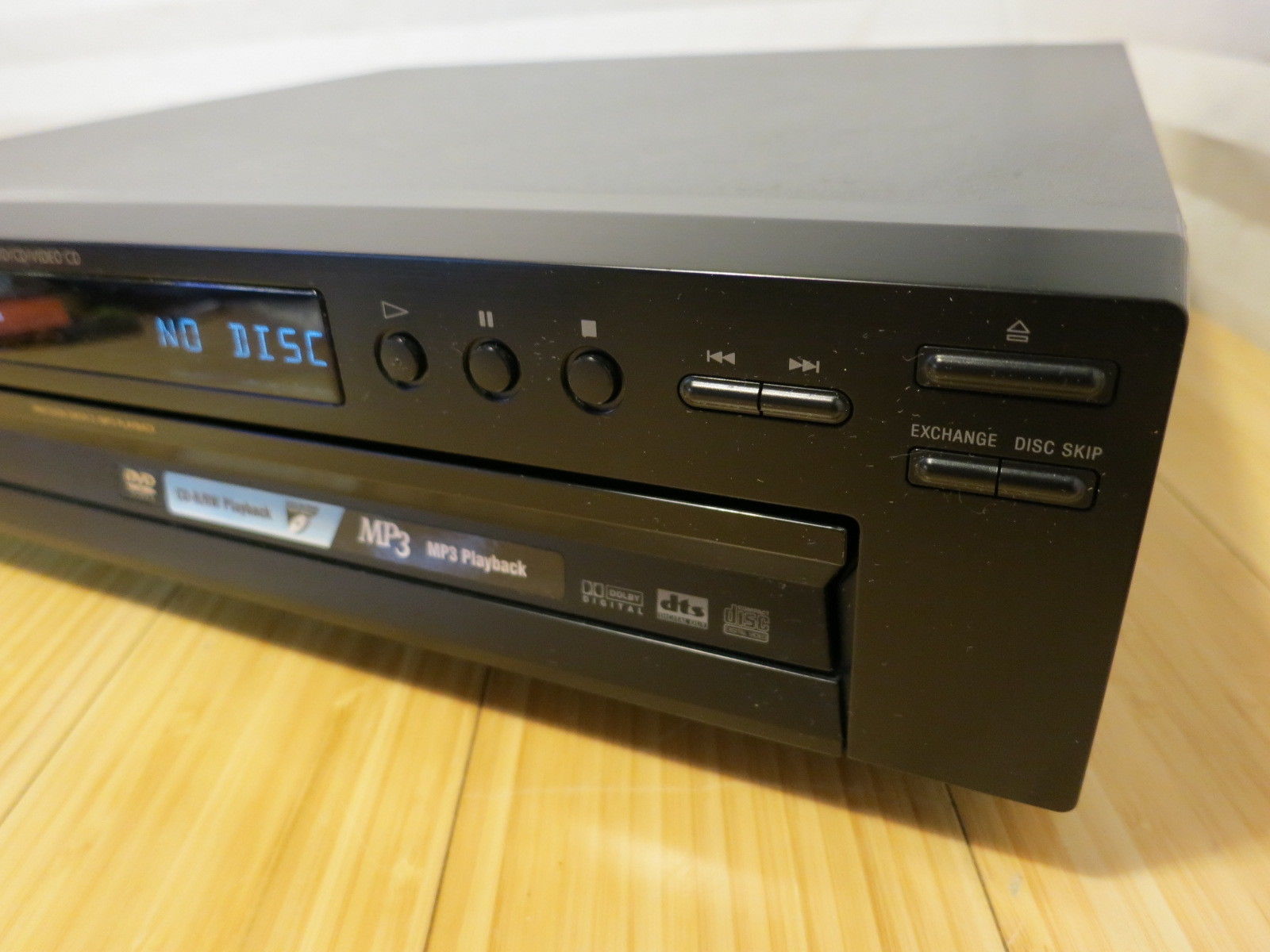 Sony DVPNC615 5 Disc Changer DVD CD MP3 Carousel Player With Remote
