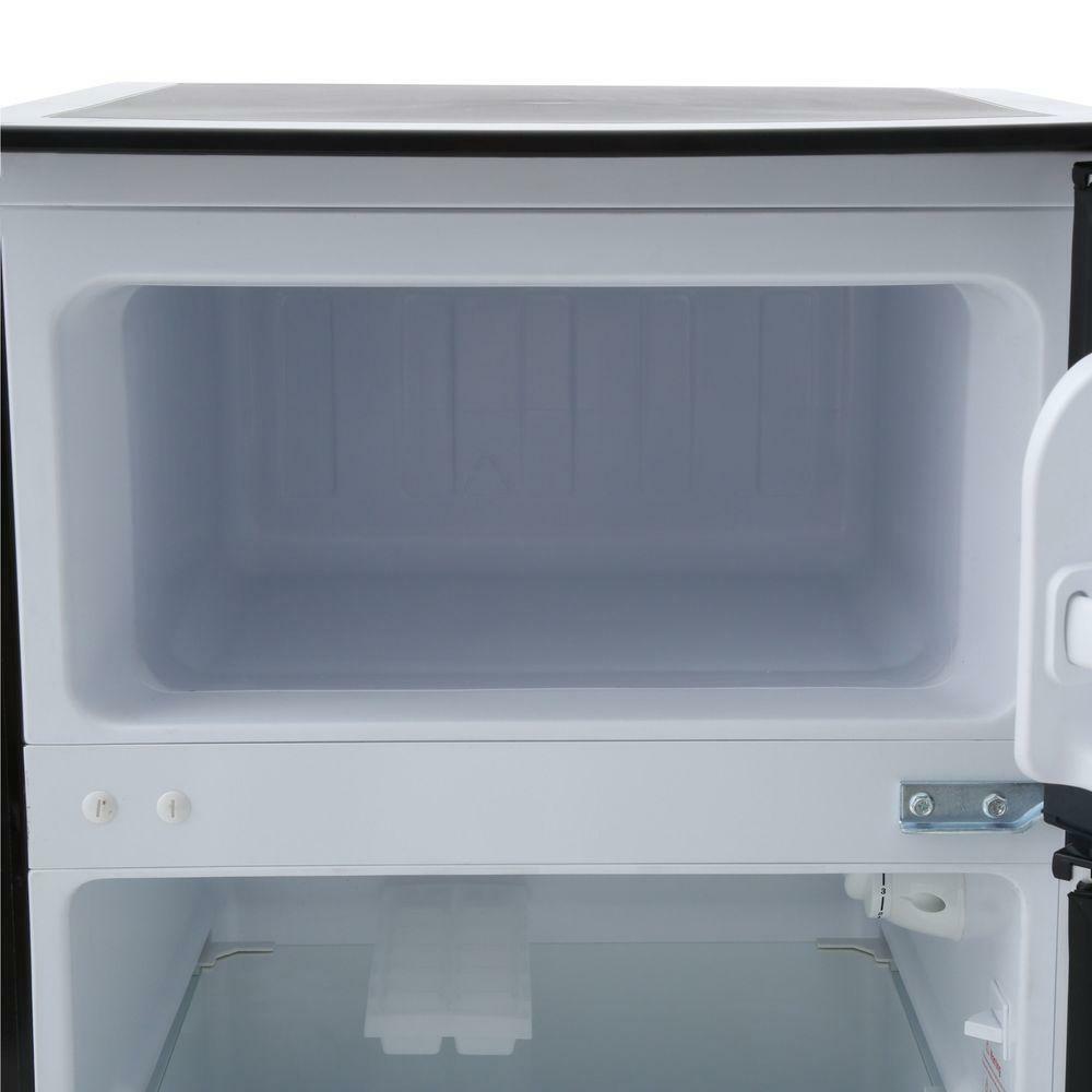 Magic Chef Mini Refrigerator 3.1 cu. ft. Adjustable Thermostat Control