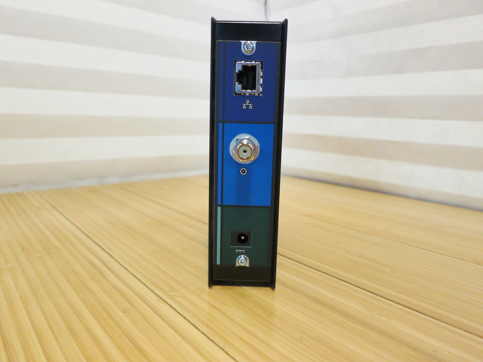 Motorola SB6120 Surfboard Extreme Cable Modem Docsis 3.0 Modems