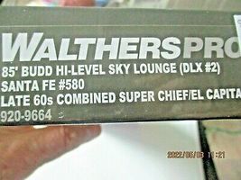 Walthers Proto Stock # 920-96464 Santa Fe 85' Hi-Level Sky Lounge DLX #2 (HO) image 5