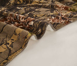 CAMO WOODS Camouflage Sherpa Luxury Light Weight Soft Blanket 50" x 70" image 3