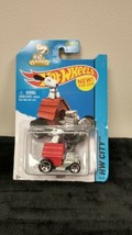 2014 Hot Wheels Peanuts Snoopy Diecast car - $4.41