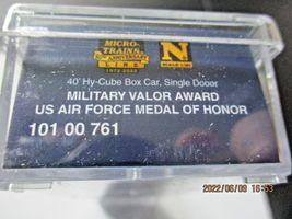 Micro-Trains # 10100761 Military Valor Award US Air Force Medal of Honor N-Scale image 8