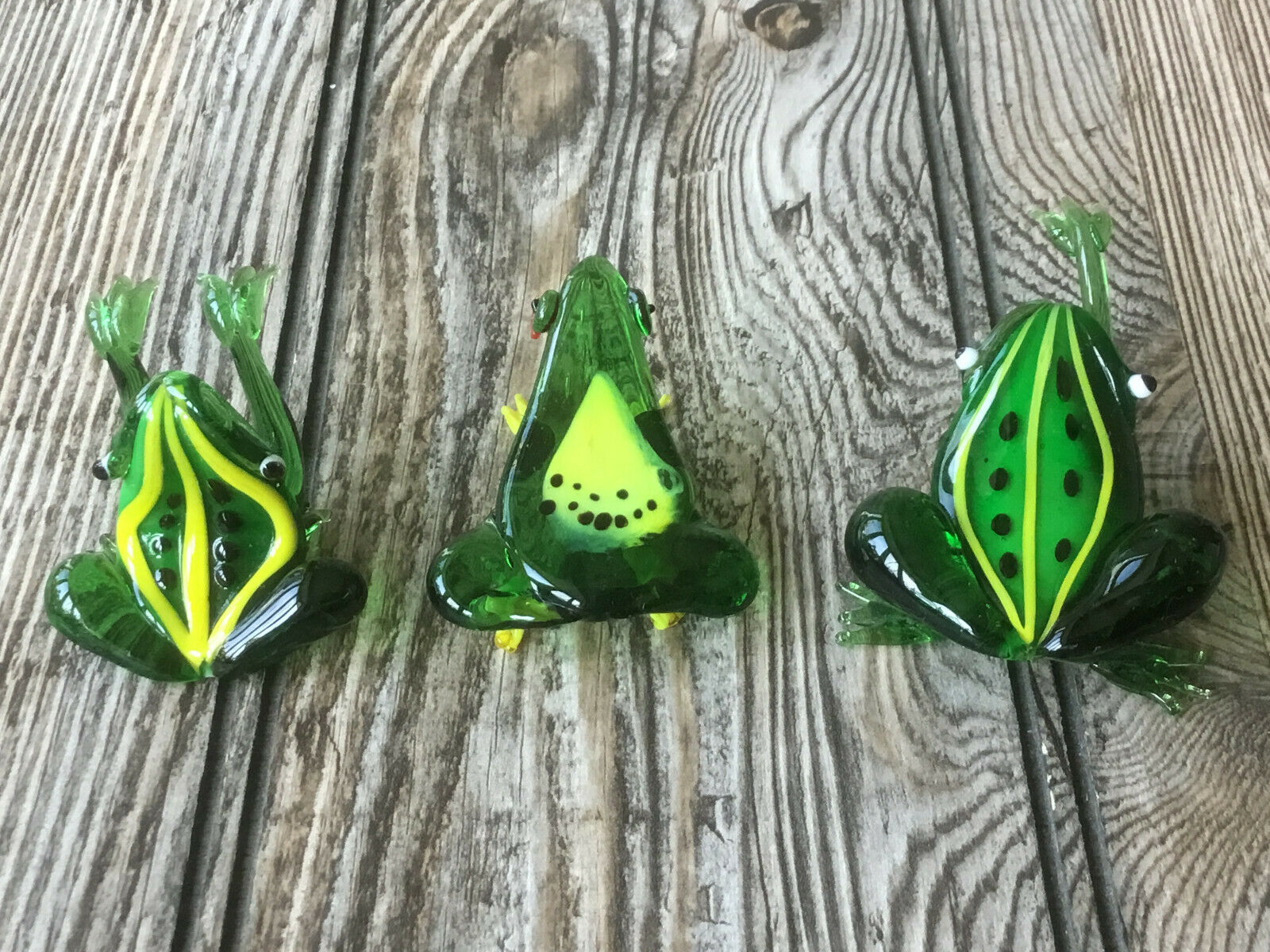 blown glass frogs