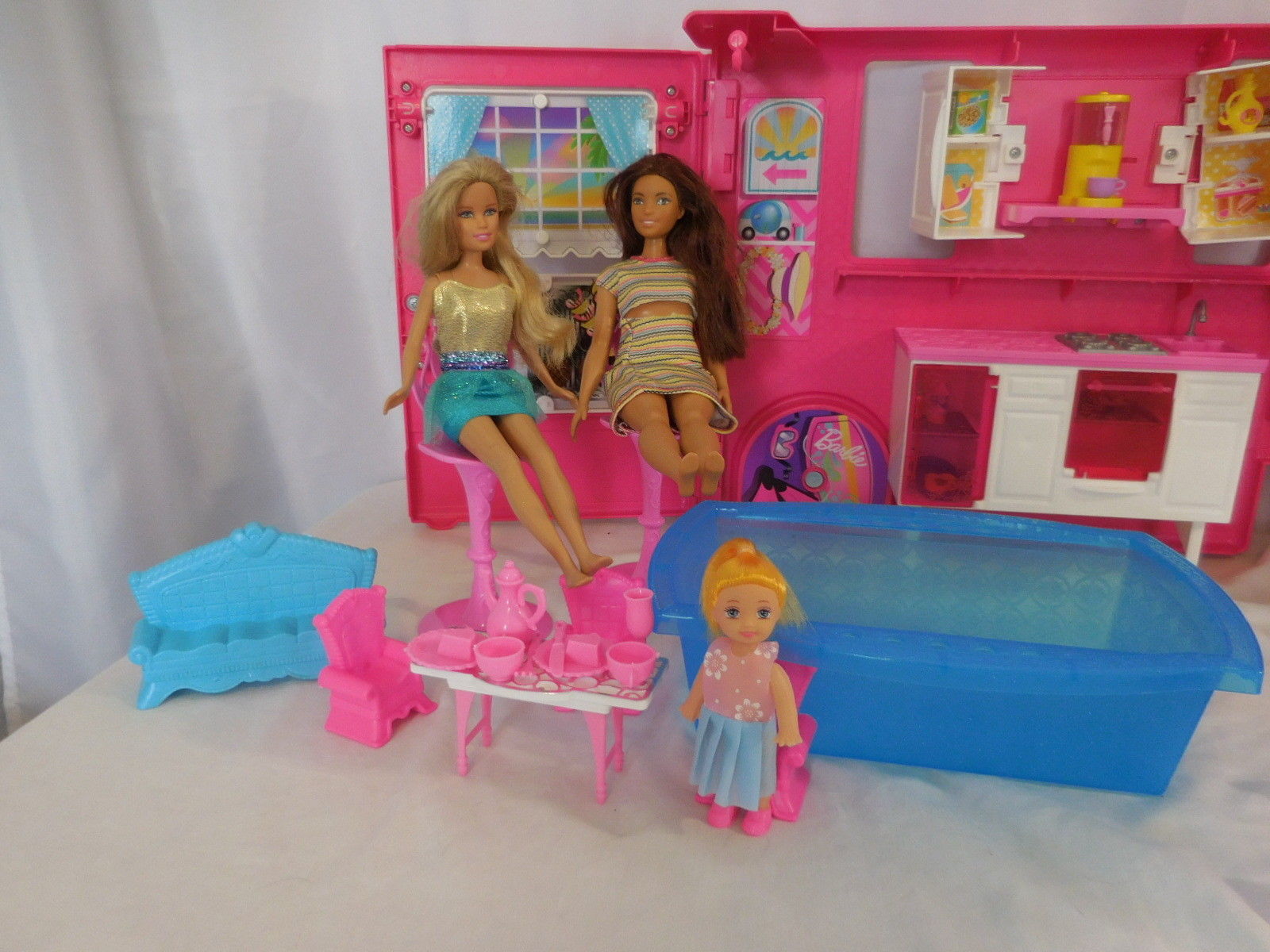 barbie sisters life in the dreamhouse camper