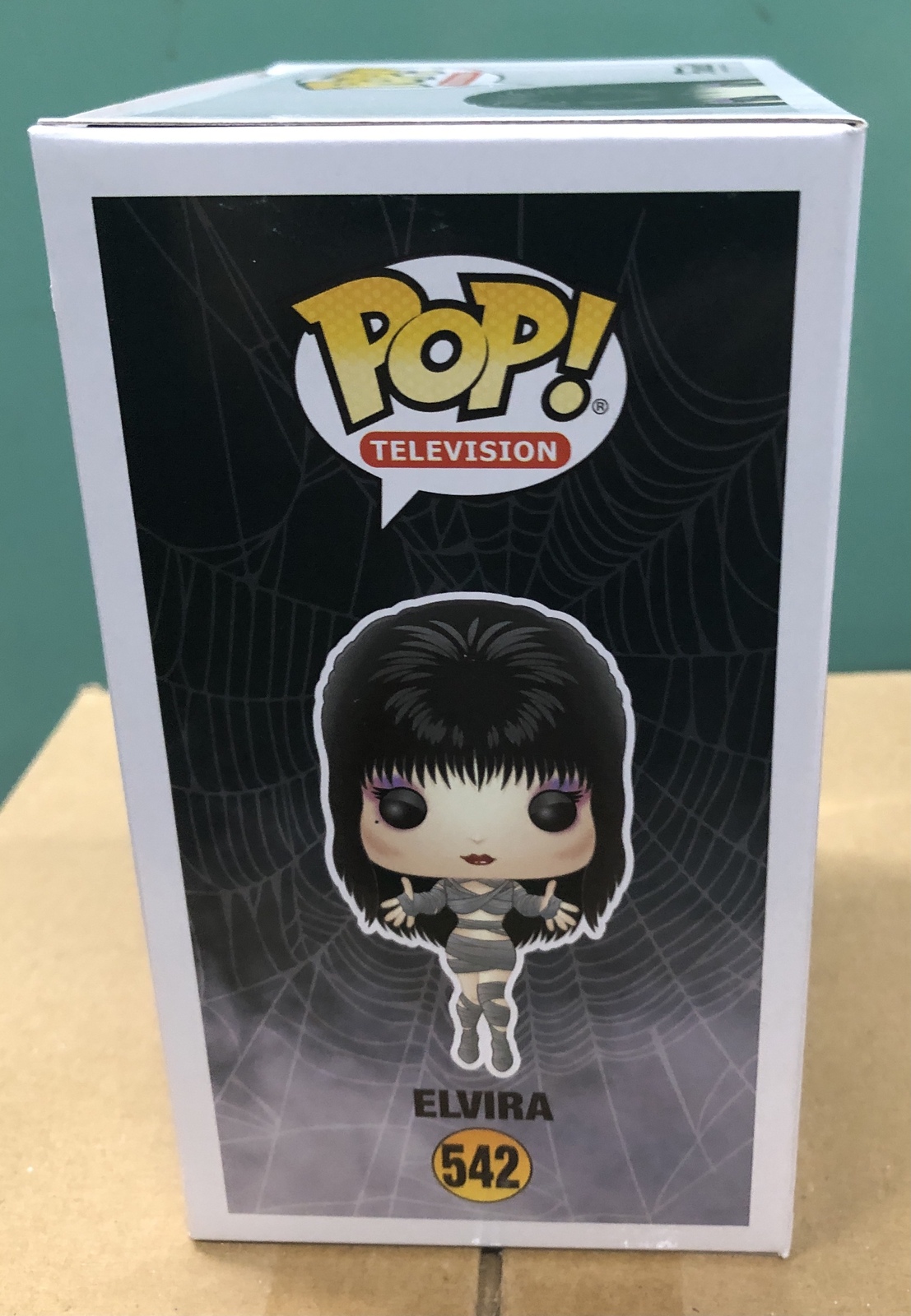 elvira glow chase