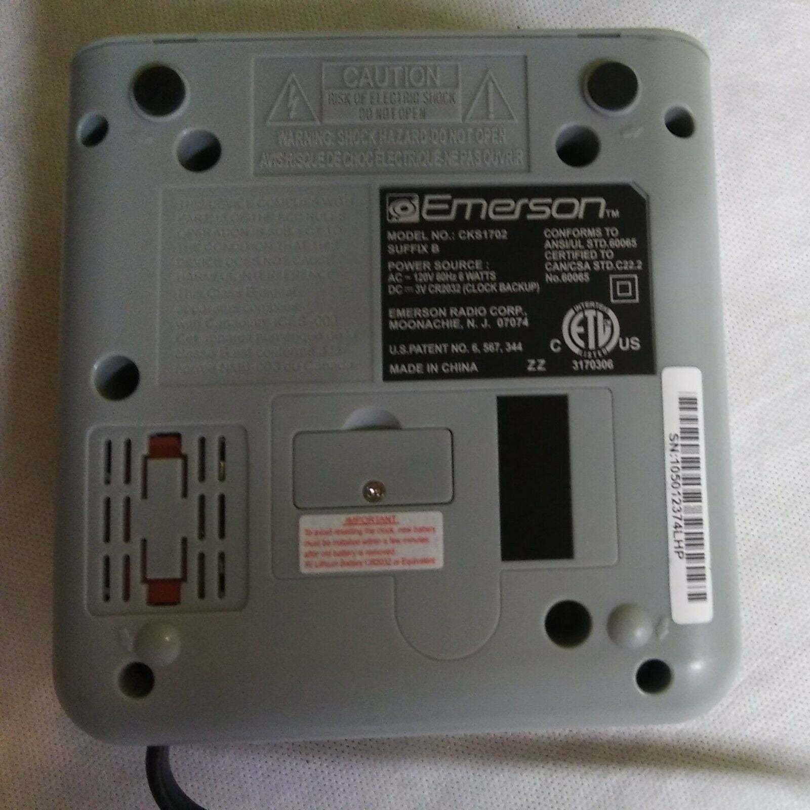 Emerson Clock Radio Alarm Smart Set AM FM Electric Time Date WORKS