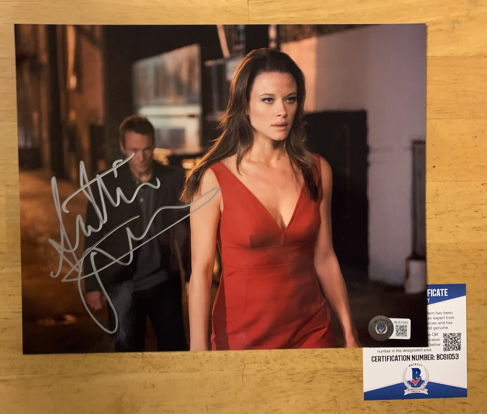 Signed 8" x 10" photograph of Scottie Thompson Actress Jeanne