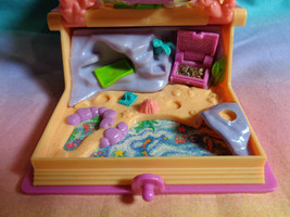 Vintage 1995 Polly Pocket Pink Storybook Glitter Island Playset Only - a... - $25.71