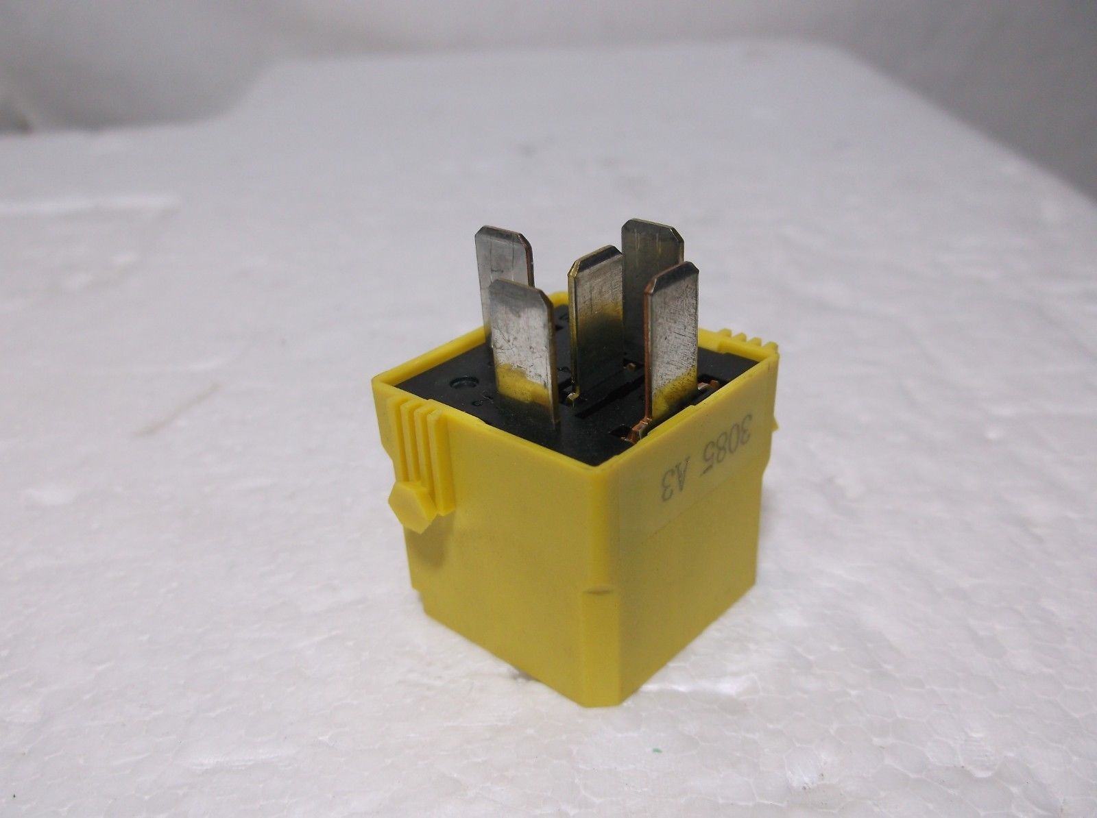 MERCEDESBENZ/ HELLA/ MULTIPURPOSE 5 PRONG RELAY/ PART NUMBER 002 542