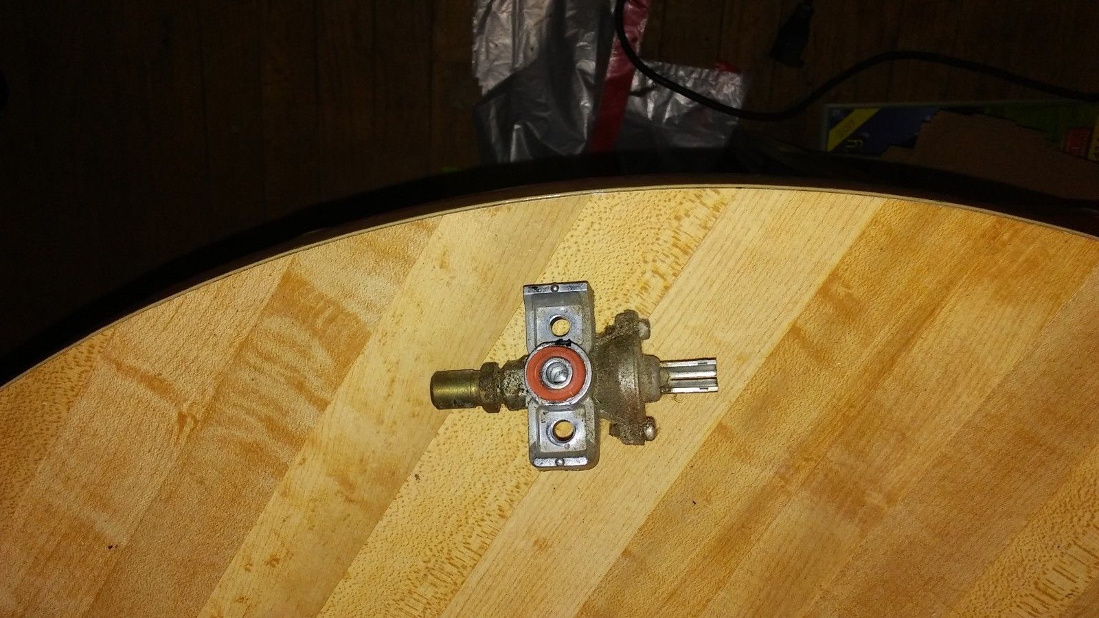 WEDGEWOOD CAMPER STOVE SURFACE BURNER GAS VALVE FROM MODEL T2130BG